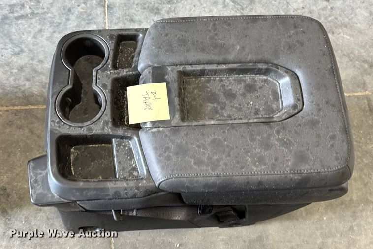 image for item EM2032 (4) center consoles