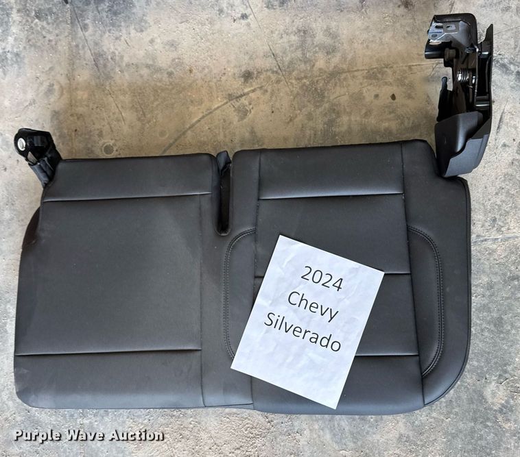 image for item EM2032 (4) center consoles