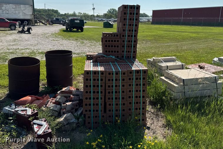 image for item EM2035 Building materials 