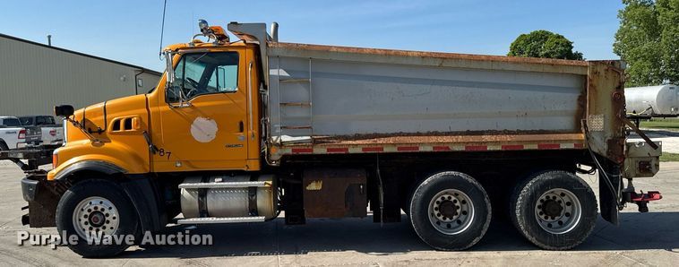 image for item EM2049 2009 Sterling L8500 Series dump truck