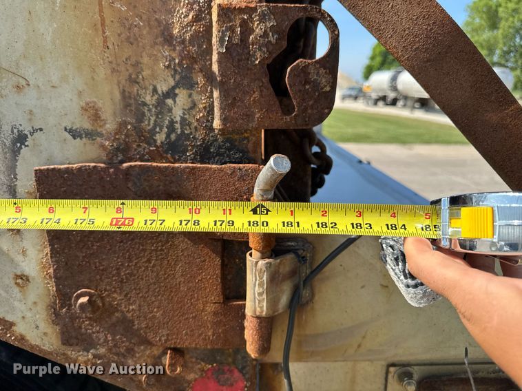 image for item EM2049 2009 Sterling L8500 Series dump truck