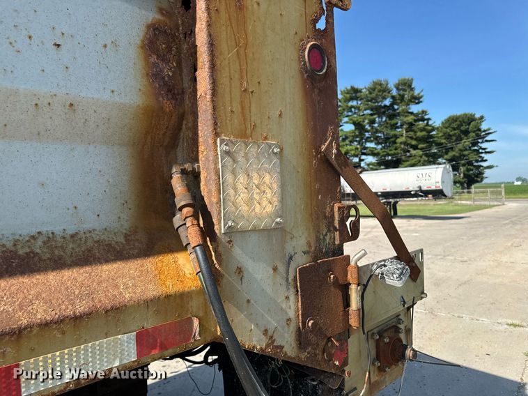 image for item EM2049 2009 Sterling L8500 Series dump truck