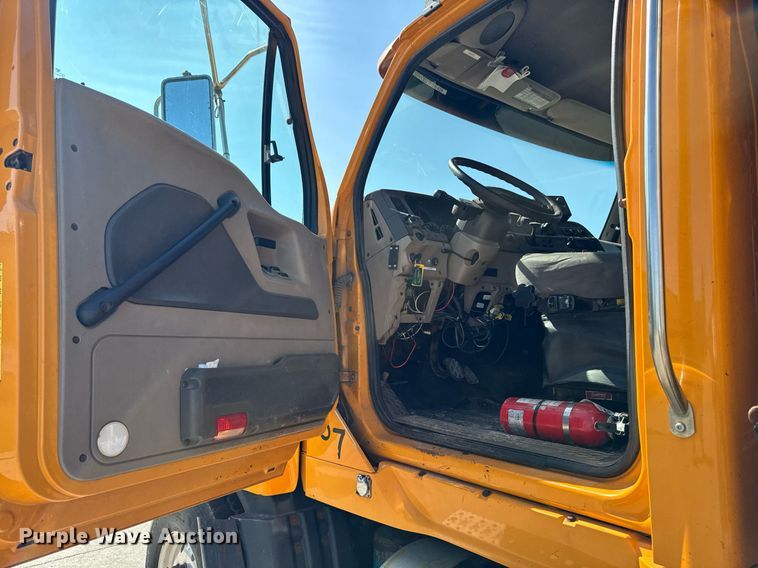 image for item EM2049 2009 Sterling L8500 Series dump truck