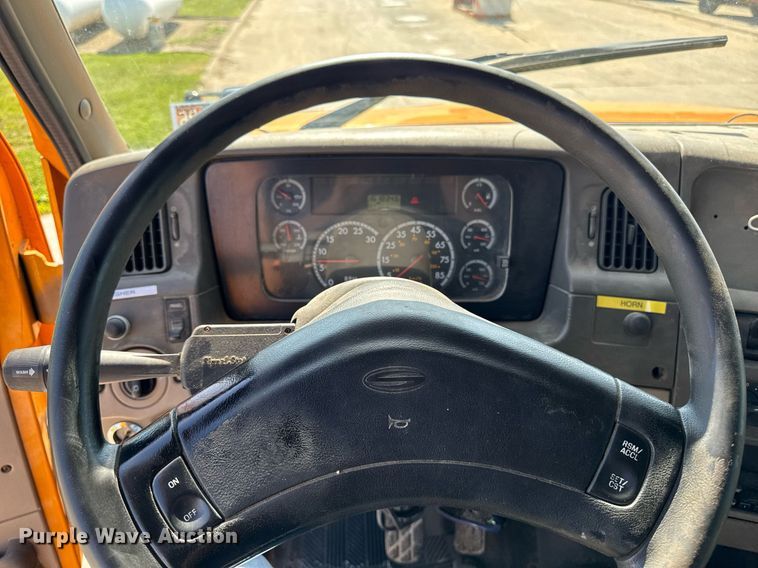 image for item EM2049 2009 Sterling L8500 Series dump truck