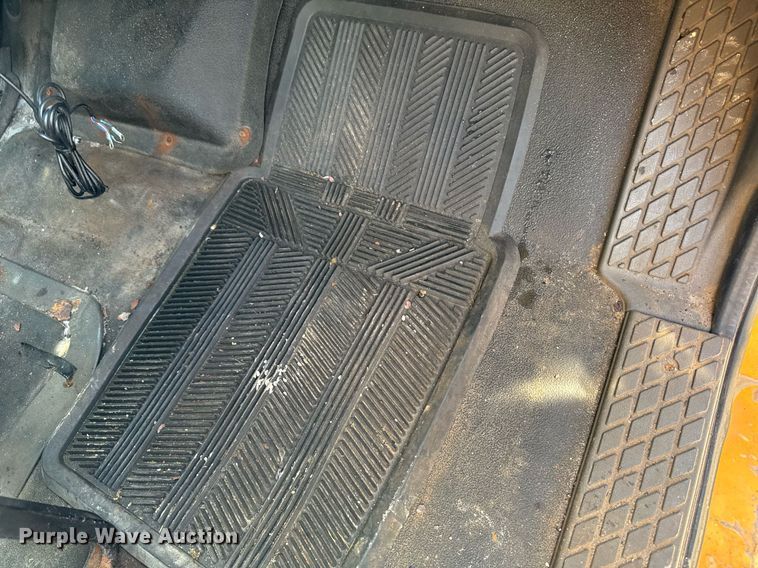 image for item EM2049 2009 Sterling L8500 Series dump truck