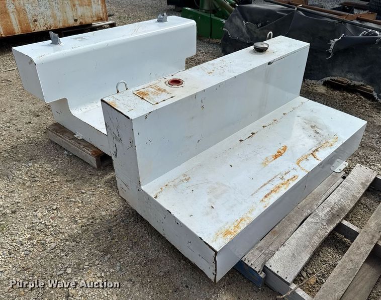 image for item EM2064 (3) fuel tanks