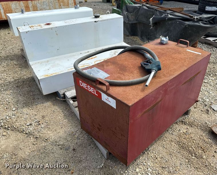 image for item EM2064 (3) fuel tanks