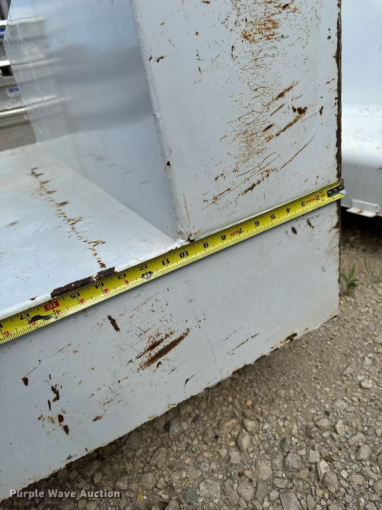 image for item EM2064 (3) fuel tanks