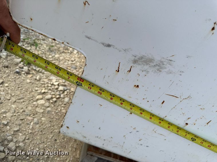 image for item EM2064 (3) fuel tanks