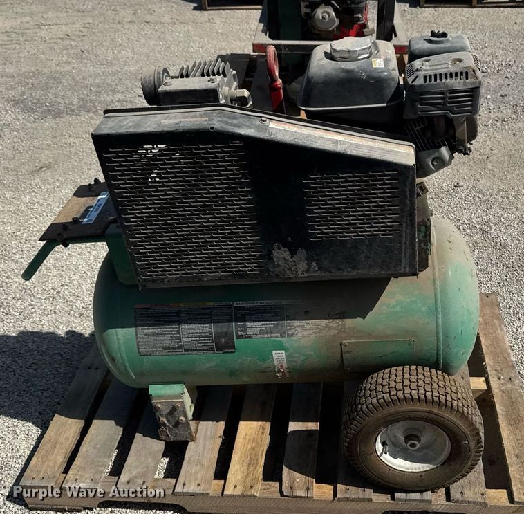 image for item EM2069 Speedaire  4NB84  air compressors