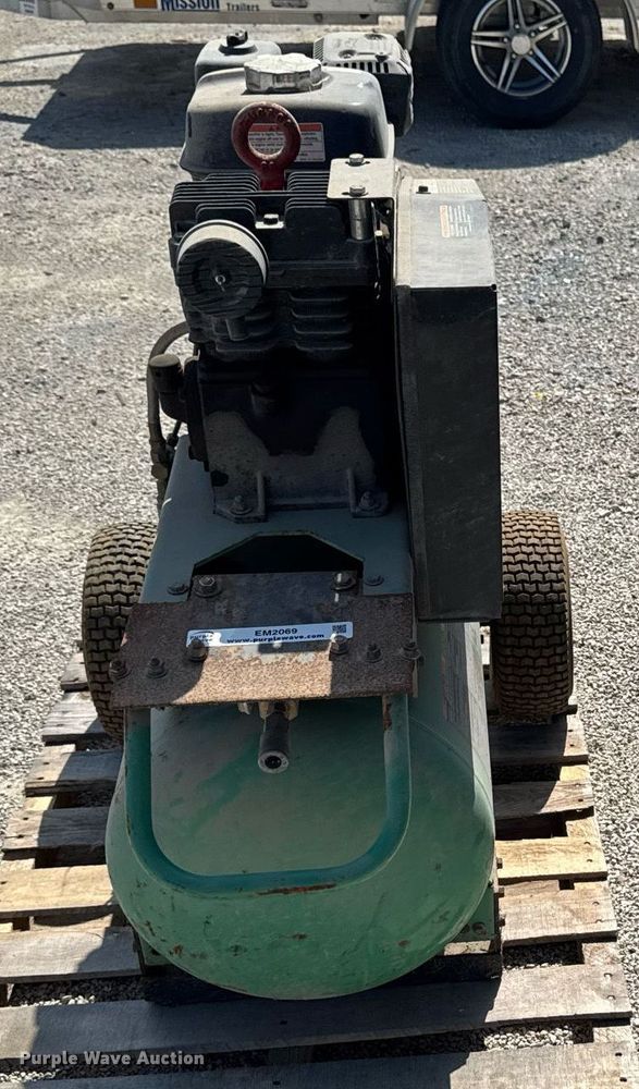 image for item EM2069 Speedaire  4NB84  air compressors