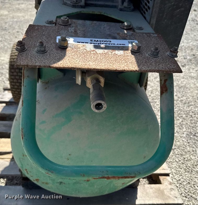 image for item EM2069 Speedaire  4NB84  air compressors