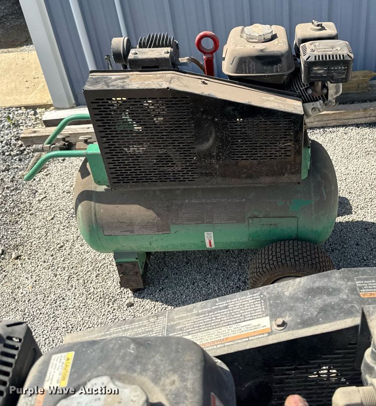 image for item EM2070 Speedaire 4NB84 air compressor