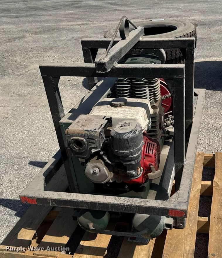 image for item EM2071 Rolair air compressor