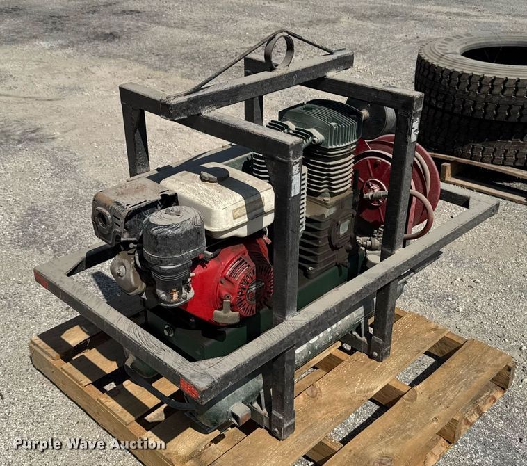 image for item EM2071 Rolair air compressor