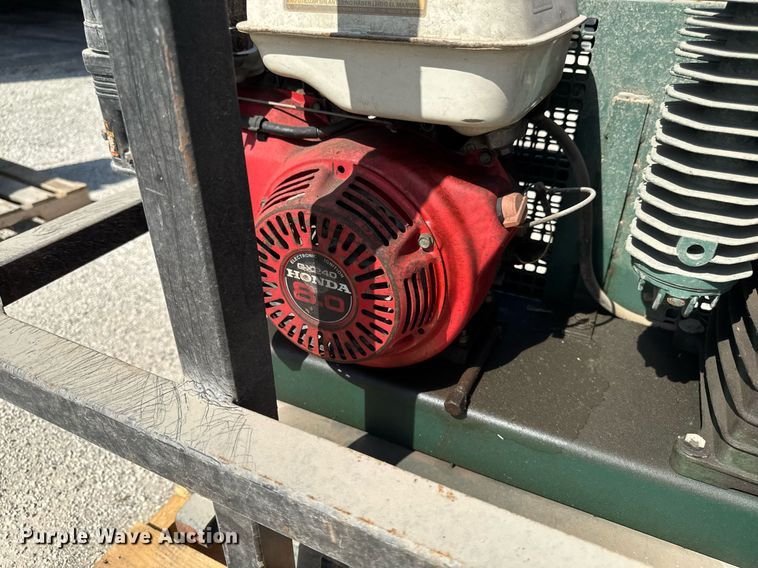 image for item EM2071 Rolair air compressor