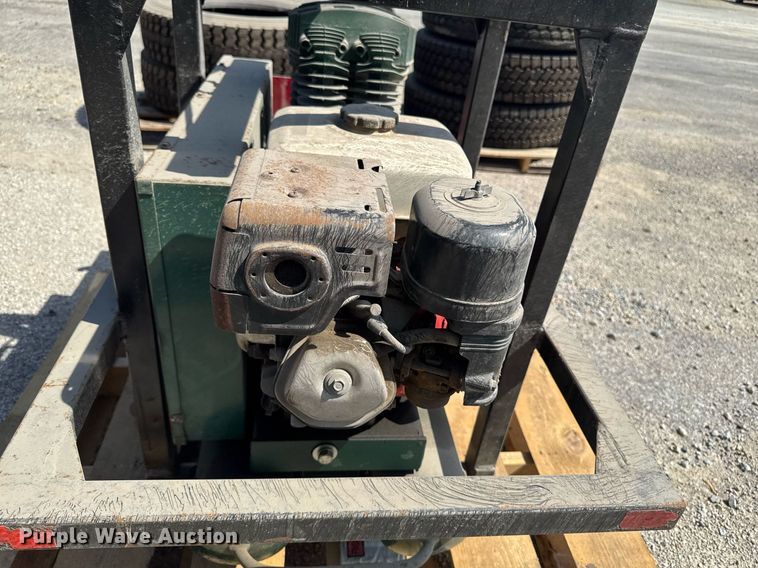 image for item EM2071 Rolair air compressor