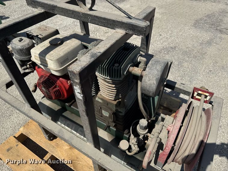 image for item EM2071 Rolair air compressor