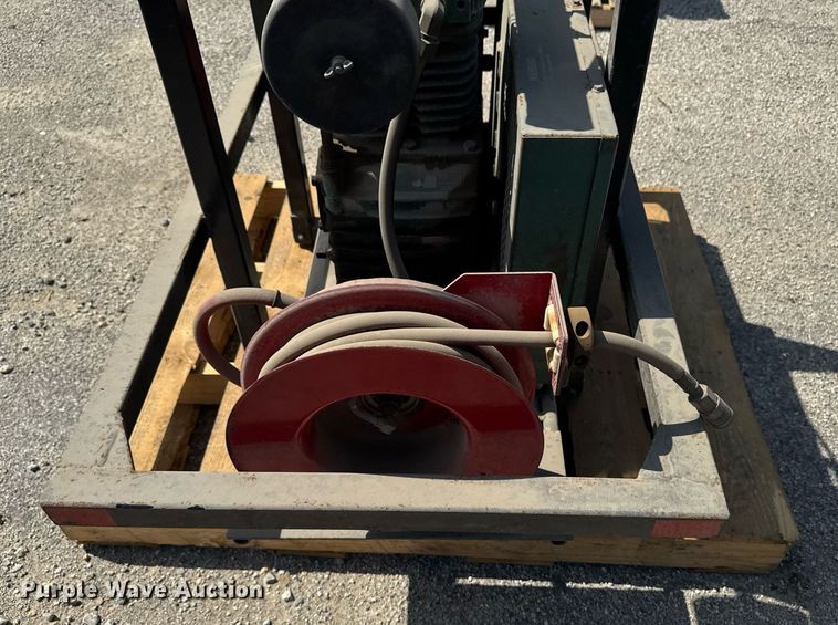 image for item EM2071 Rolair air compressor