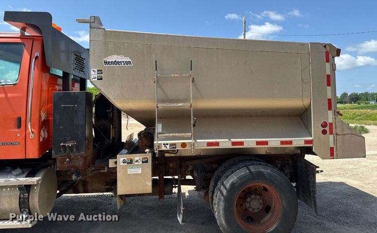 image for item EM2073 2005 Sterling L7500 series dump truck