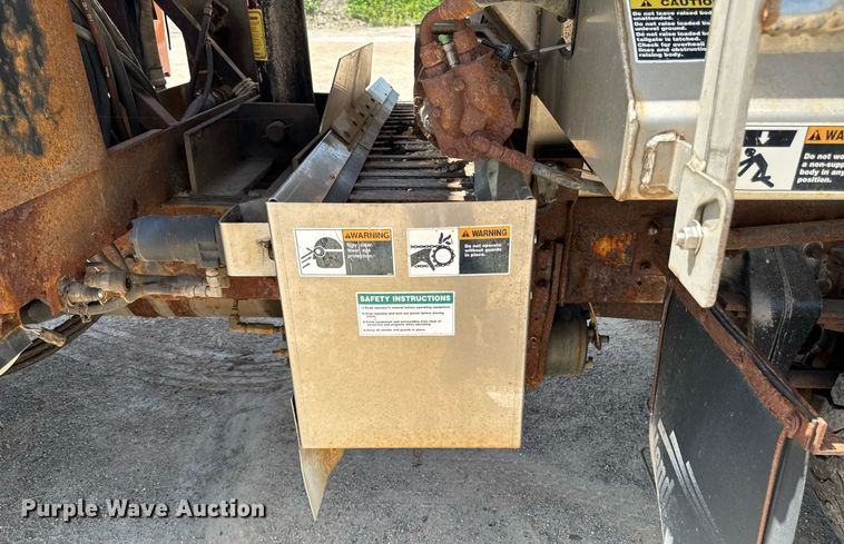 image for item EM2073 2005 Sterling L7500 series dump truck