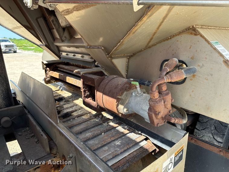 image for item EM2073 2005 Sterling L7500 series dump truck