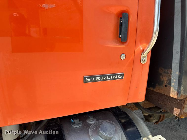 image for item EM2073 2005 Sterling L7500 series dump truck