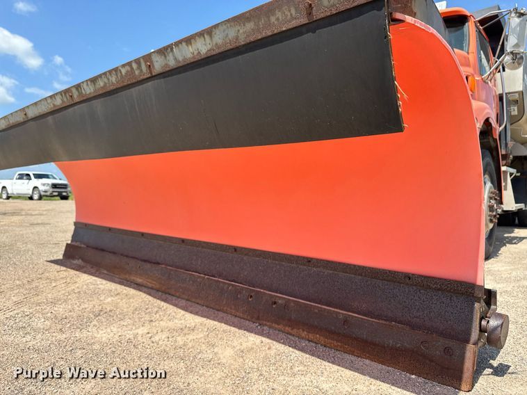 image for item EM2073 2005 Sterling L7500 series dump truck