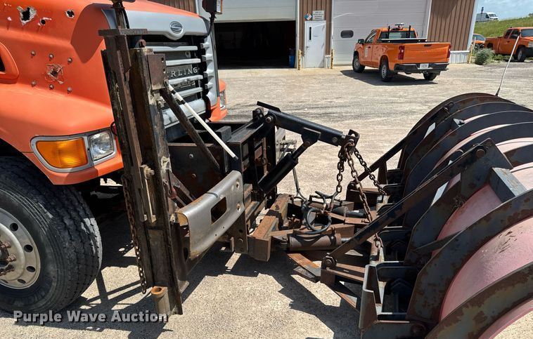 image for item EM2073 2005 Sterling L7500 series dump truck