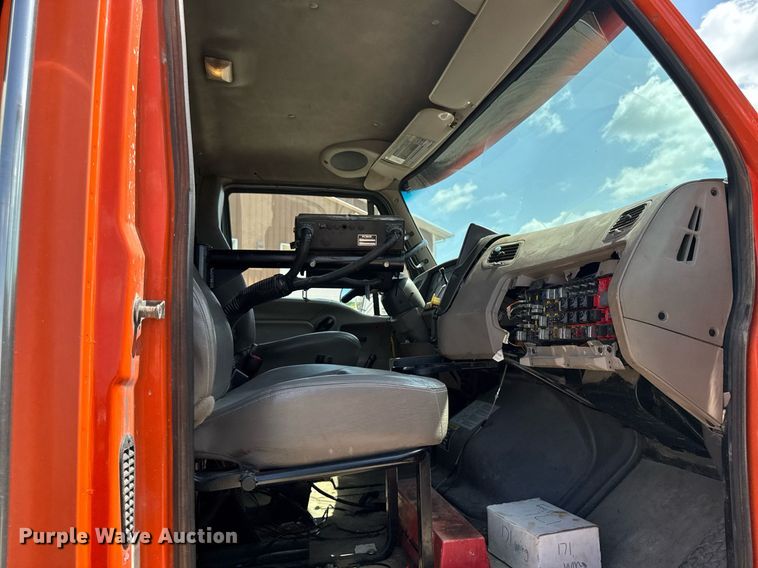 image for item EM2073 2005 Sterling L7500 series dump truck