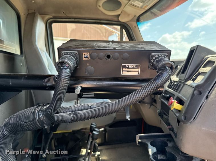 image for item EM2073 2005 Sterling L7500 series dump truck