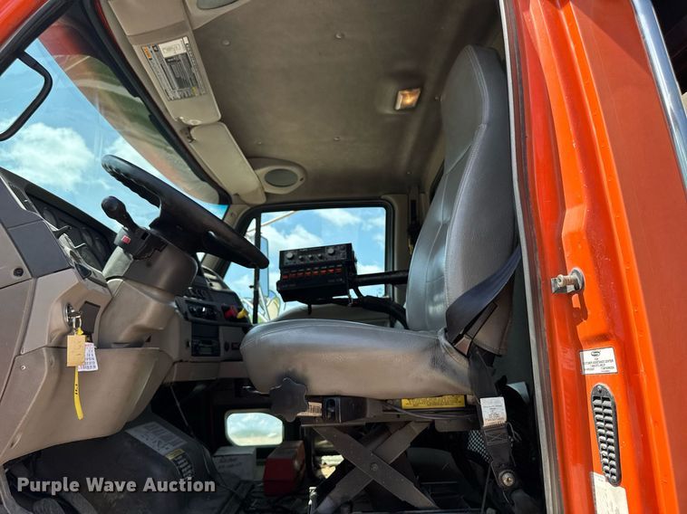 image for item EM2073 2005 Sterling L7500 series dump truck