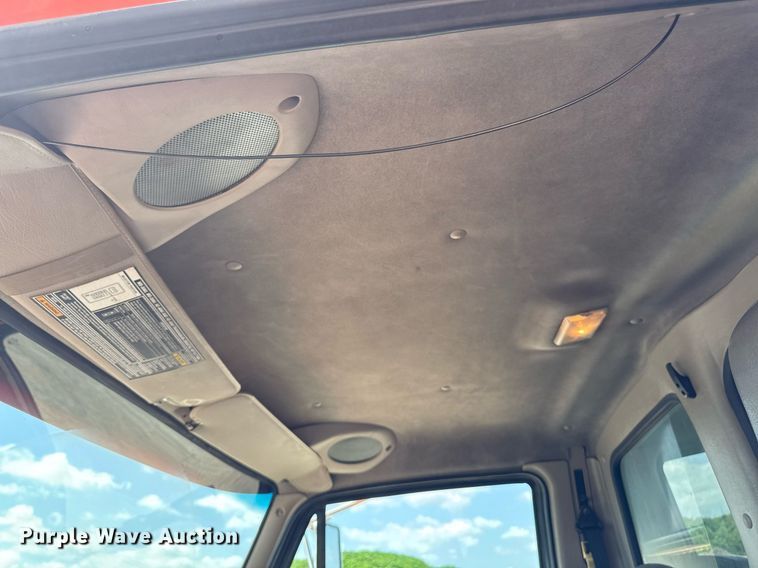 image for item EM2073 2005 Sterling L7500 series dump truck