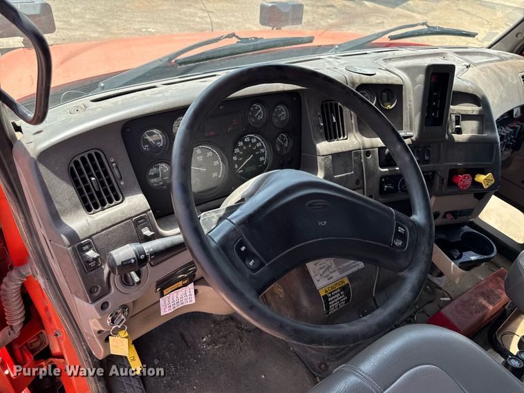 image for item EM2073 2005 Sterling L7500 series dump truck