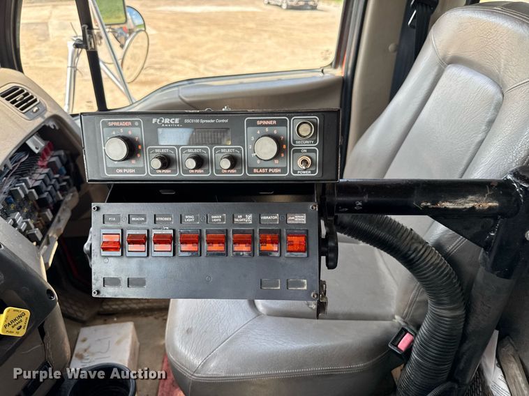 image for item EM2073 2005 Sterling L7500 series dump truck