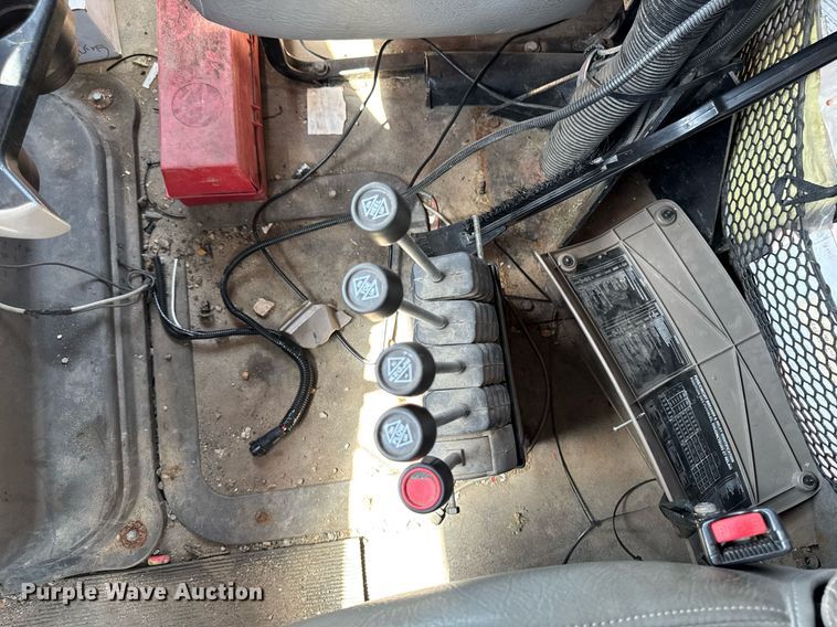 image for item EM2073 2005 Sterling L7500 series dump truck