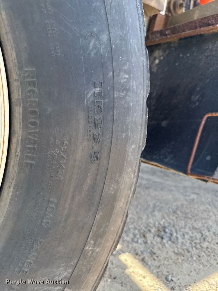 image for item EM2073 2005 Sterling L7500 series dump truck