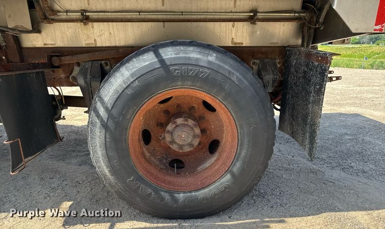 image for item EM2073 2005 Sterling L7500 series dump truck