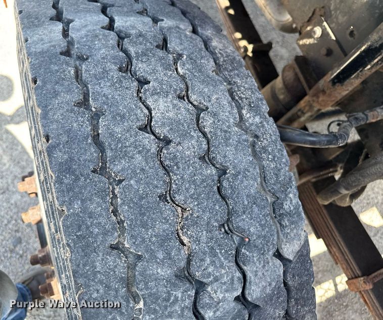 image for item EM2073 2005 Sterling L7500 series dump truck