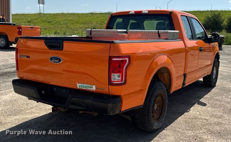 image for item EM2074 2016 Ford F150 XL SuperCab pickup truck