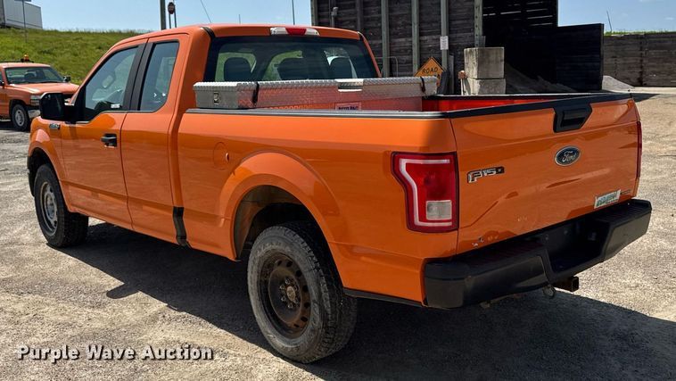 image for item EM2074 2016 Ford F150 XL SuperCab pickup truck