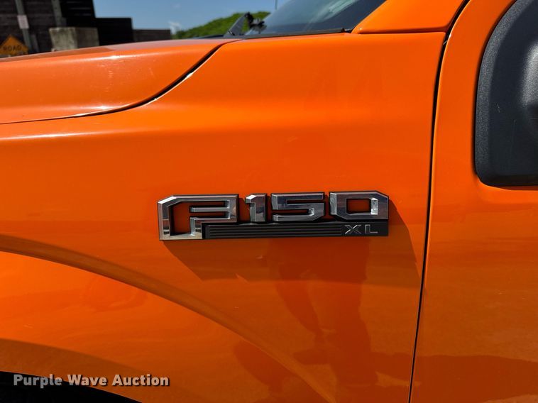 image for item EM2074 2016 Ford F150 XL SuperCab pickup truck