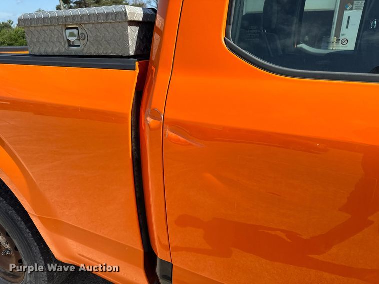 image for item EM2074 2016 Ford F150 XL SuperCab pickup truck