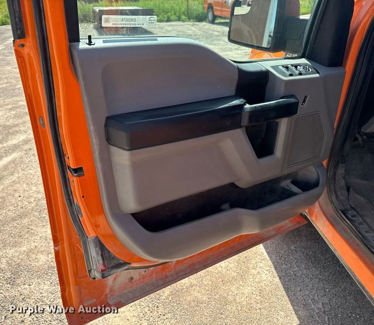 image for item EM2074 2016 Ford F150 XL SuperCab pickup truck