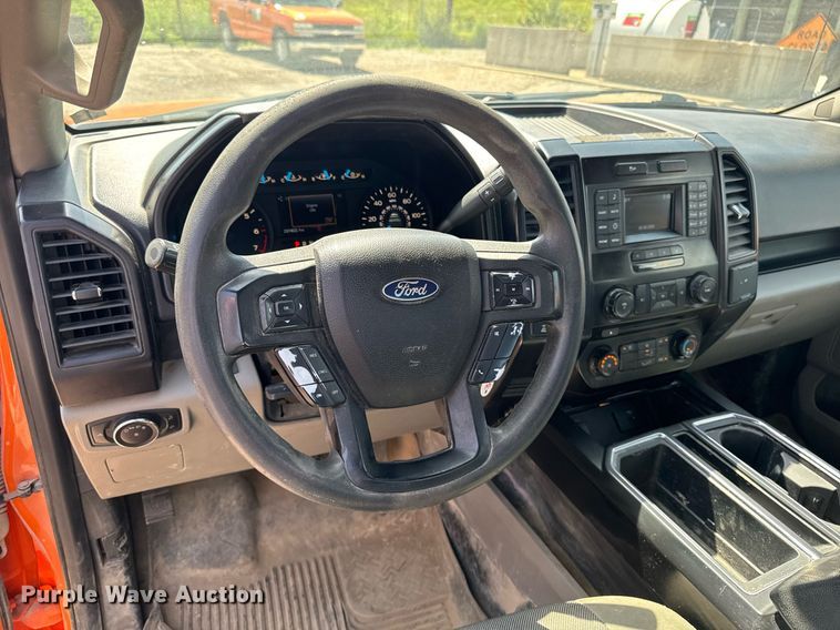 image for item EM2074 2016 Ford F150 XL SuperCab pickup truck