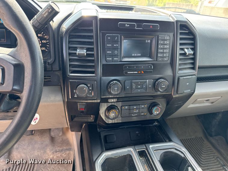image for item EM2074 2016 Ford F150 XL SuperCab pickup truck