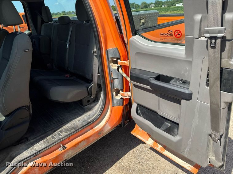 image for item EM2074 2016 Ford F150 XL SuperCab pickup truck