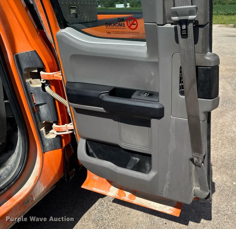 image for item EM2074 2016 Ford F150 XL SuperCab pickup truck