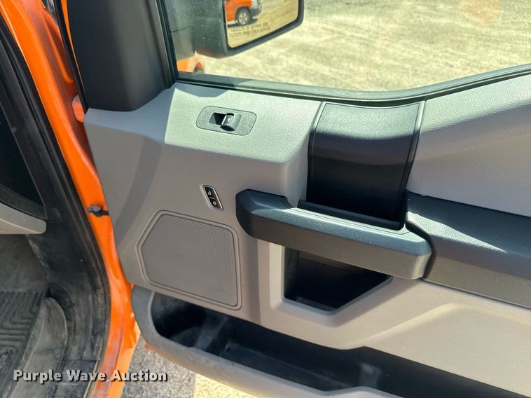 image for item EM2074 2016 Ford F150 XL SuperCab pickup truck