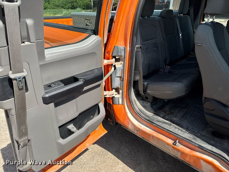 image for item EM2074 2016 Ford F150 XL SuperCab pickup truck